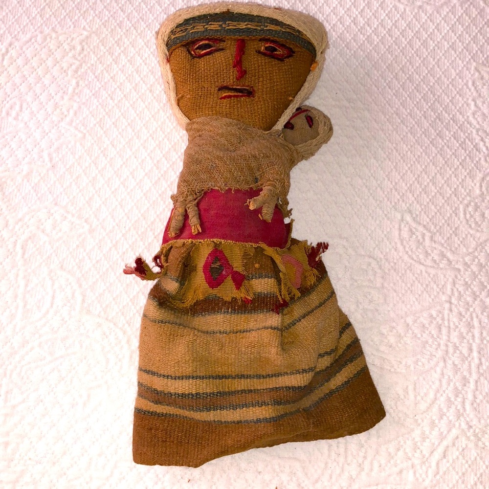 Vintage Peruvian funeral chancay doll
